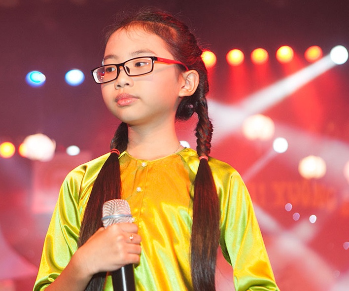 Phuong My Chi don tim khan gia Thu do voi 'Ao moi Ca Mau' hinh anh