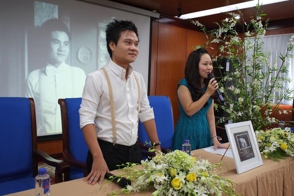 Giai nhat Sao Mai 2003 di hat de ‘cuu’ quan bia hinh anh