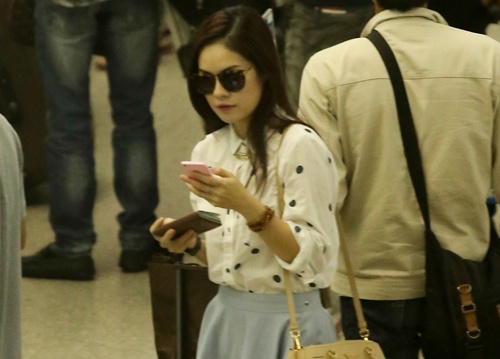 Duong Cam Lynh le loi giua san bay hinh anh