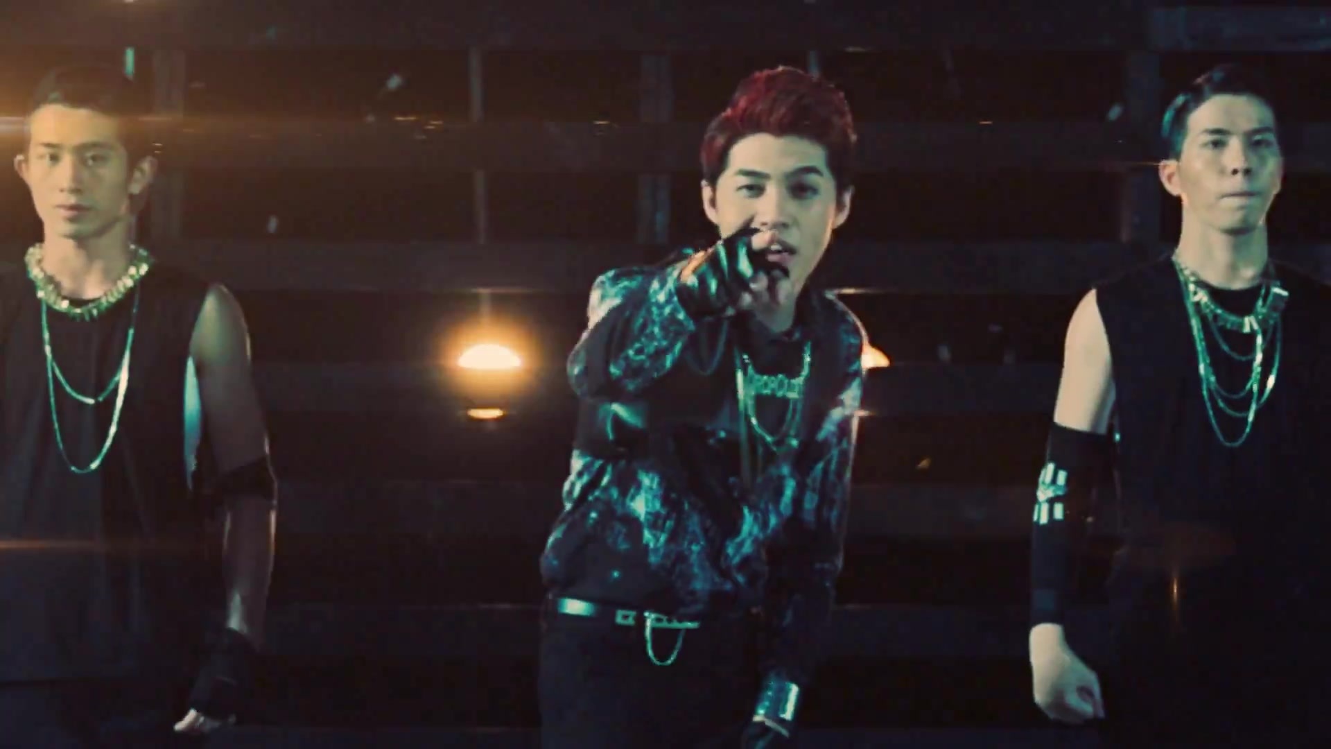 Noo Phuoc Thinh khoe vu dao trong MV moi hinh anh