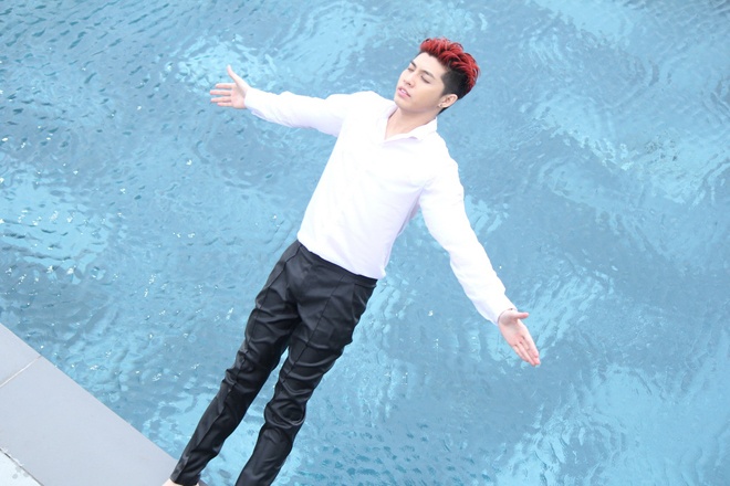 Noo Phuoc Thinh nga ngua xuong be boi hinh anh