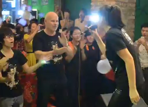 Chong Tay cung fan co vu Thu Minh nhiet tinh hinh anh