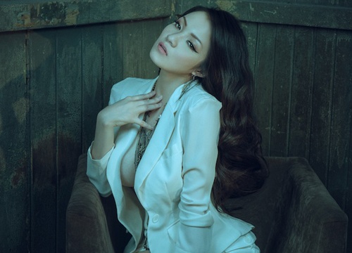 Thuy Top tung anh nong bong truoc khi sang My hinh anh