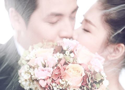 Lo anh cuoi dau tien cua Dang Khoi va vo hot girl hinh anh