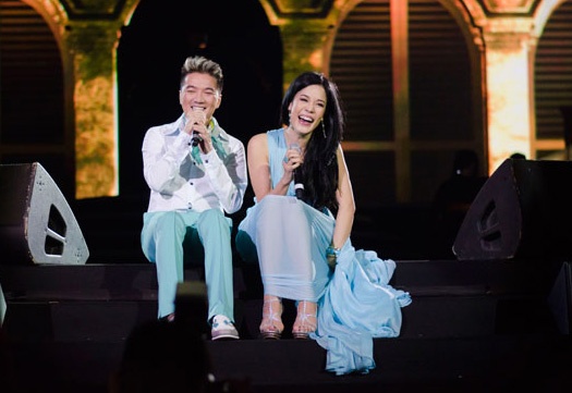 Thu Phuong ngoi bet tren san khau 'tam tinh' voi Mr Dam hinh anh