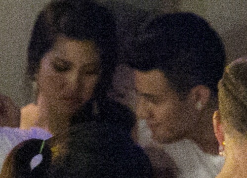 Thu Hang tiec tung voi tinh cu Vinh Thuy luc nua dem hinh anh