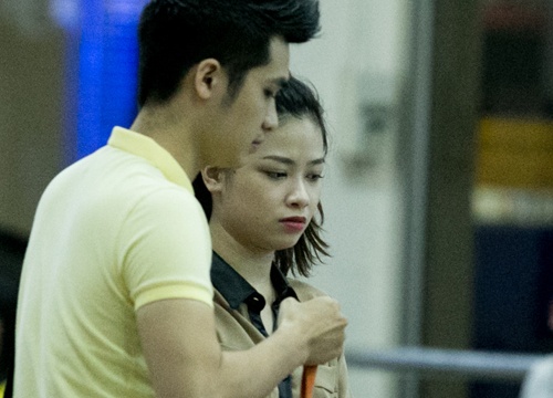 Duong Hoang Yen lang le theo ban trai ve Ha Noi hinh anh