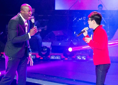 Bui Anh Tuan 'chim nghim' truoc quan quan The Voice My hinh anh