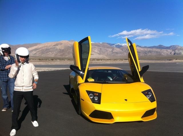 Cuong Dola sang My dua xe hinh anh