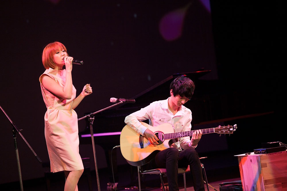 Clip Van Mai Huong hat 'Neu nhu anh den' voi Sungha Jung hinh anh