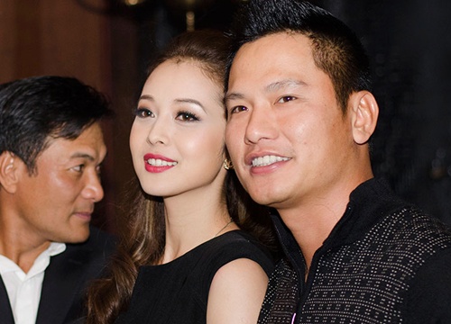 Jennifer Pham luon duoc chong thap tung tai xuat showbiz hinh anh