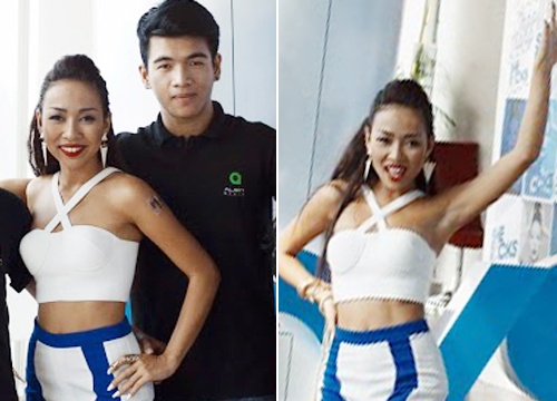 Thao Trang 'xau la' khoe eo thon trong MV mung Giang sinh hinh anh