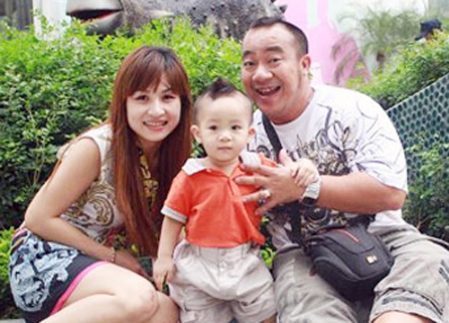 Hieu Hien khoe giong hat mung Giang sinh hinh anh