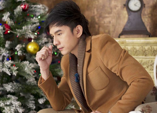 Dan Truong mot minh don Giang sinh hinh anh