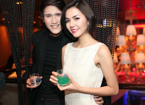 Cap doi tin don Next Top Model tinh tu di du tiec hinh anh