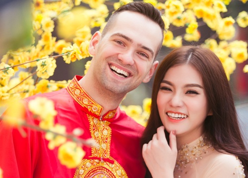 Thu Thuy xung xinh dao pho cung trai Tay sau ky nghi Tet hinh anh