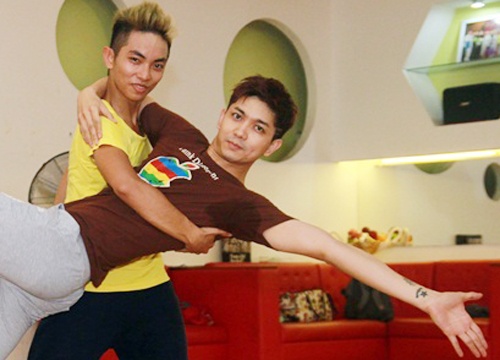 Tim muot mo hoi tap nhay cung hoc tro cua Khanh Thi hinh anh