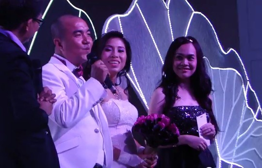 Quoc Thuan xin phep hon vo trong ngay cuoi hinh anh