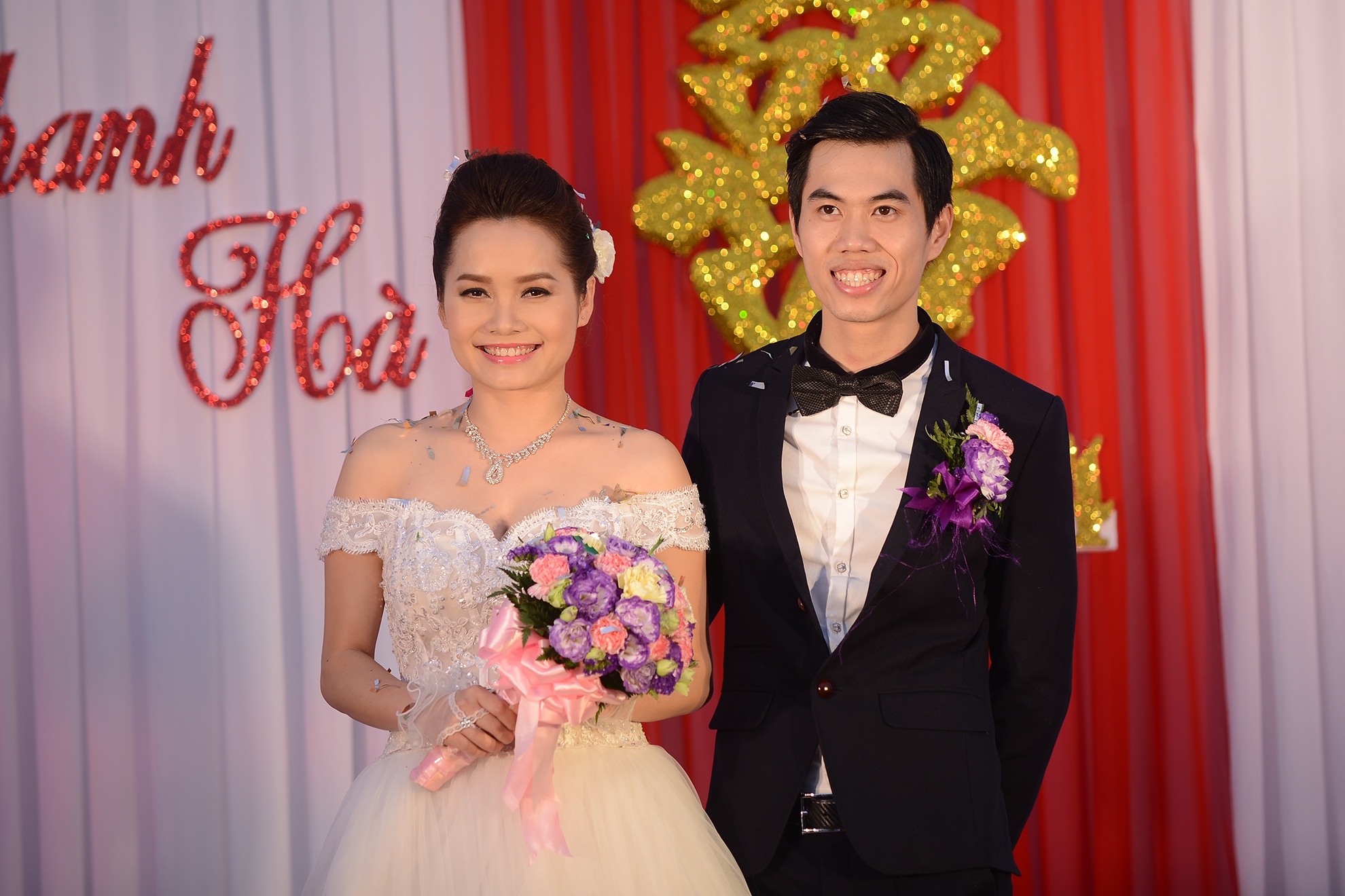 Dam cuoi cua nu ca si 'Tinh yeu mau nang' hinh anh