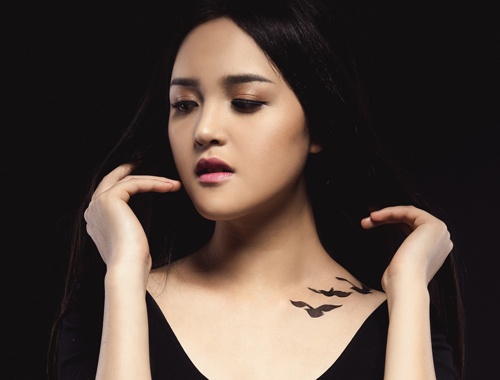 A hau Hoang Anh ve hinh xam giong phim 'Divergent' hinh anh