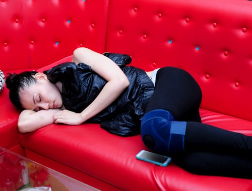 Thu Thuy ngu guc tai phong tap Buoc nhay hoan vu hinh anh