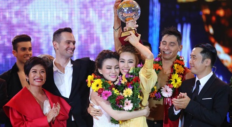 Thu Thuy, Ngan Khanh cung dang quang quan quan hinh anh