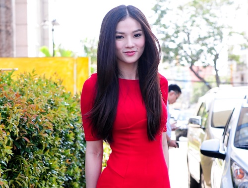 Loi chao cua Thu Thuy truoc buoi phong van truc tuyen hinh anh