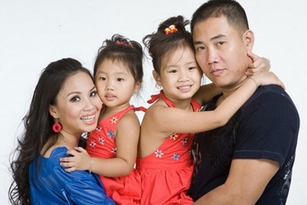 Ba cap vo chong ong bau - ca si dinh dam showbiz Viet hinh anh