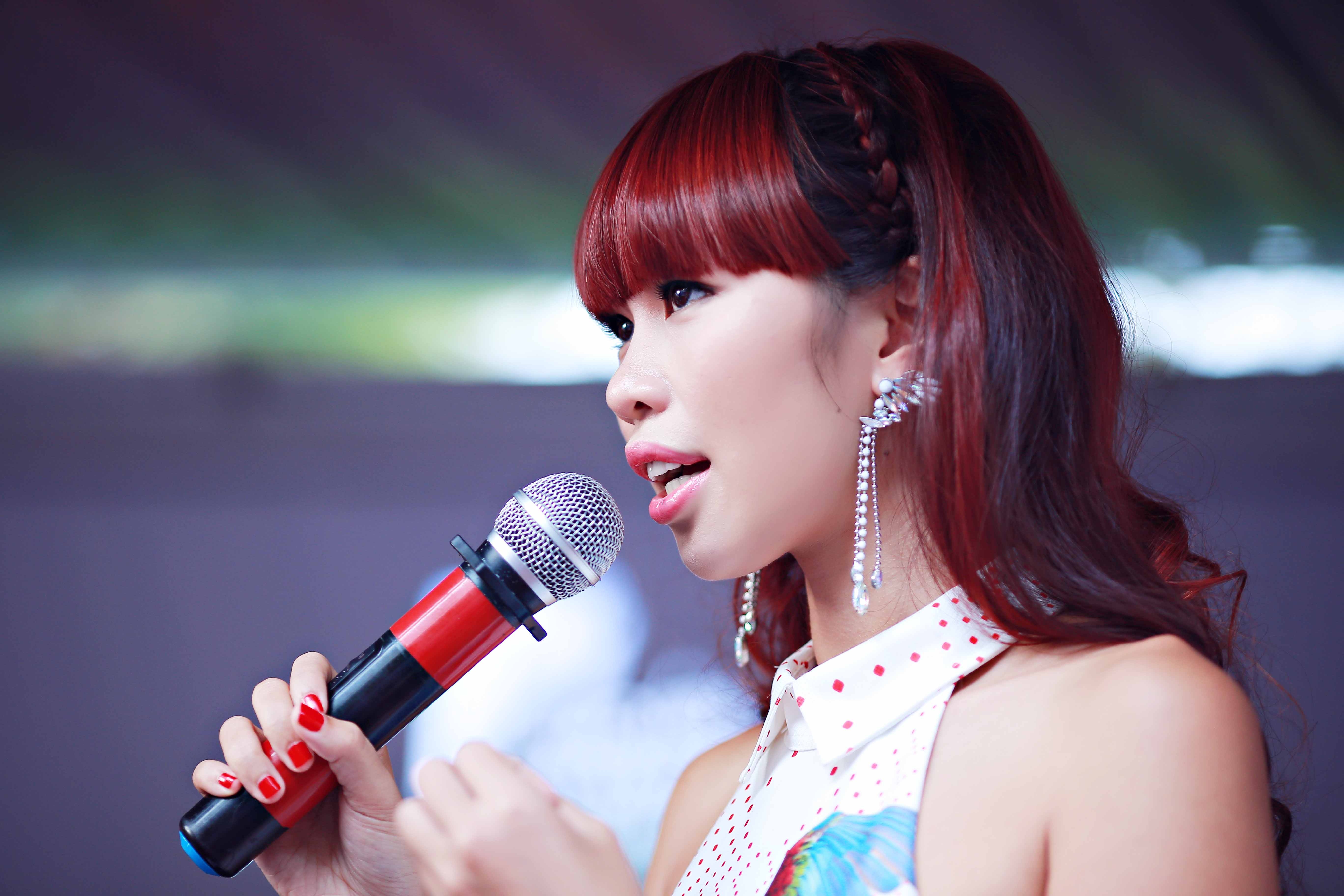 Ha Anh muon gioi thieu tu truyen o xu so suong mu hinh anh