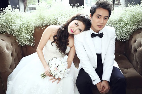 Sau khi Đăng Khôi quyết tâm Nam tiến cho sự nghiệp, Thủy Anh cũng đã theo người yêu vào Nam để hỗ trợ công việc cho Đăng Khôi. Cô cũng chính là người đứng sau lưng hỗ trợ nam ca sĩ trong chuyện kinh doanh, quản lý công ty, thu xếp lịch diễn...