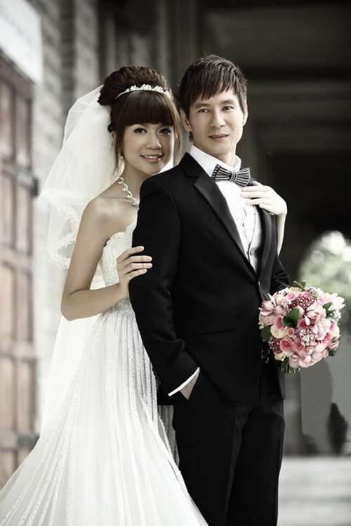 ợ Lý Hải  Không tham gia showbiz quá nhiều nhưng với danh nghĩa là vợ của nam ca sỹ Lý Hải cũng giúp cho Minh Hà sở hữu khối lượng fan khá đông đảo. Cô vốn là một hotgirl khá nổi tiếng của Sài thành nhiều năm về trước, Minh Hà cũng thường xuyên làm người mẫu teen và tham gia đóng các MV cho nhiều nghệ sĩ.