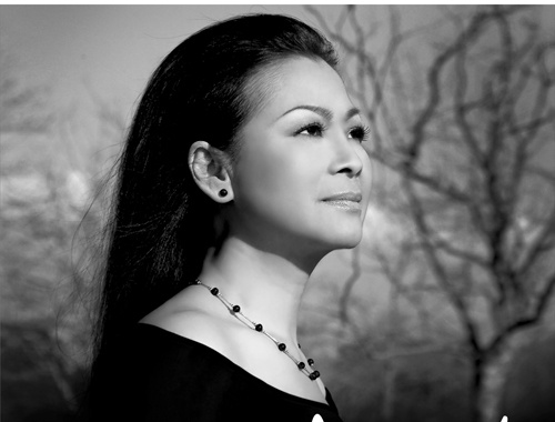 Khanh Ly lan dau ve Viet Nam lam liveshow hinh anh