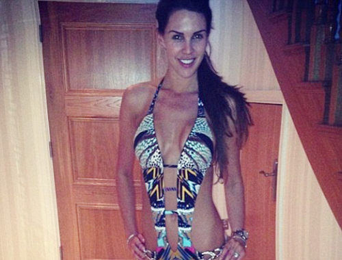 Cuu Hoa hau Anh anh khoe nguc thao silicon bien dang hinh anh