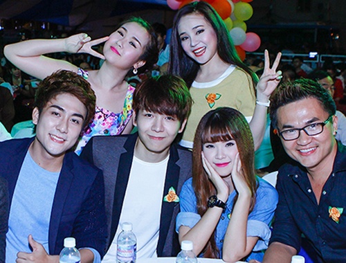 Khoi My than thiet voi hot boy nhom La Thang hinh anh