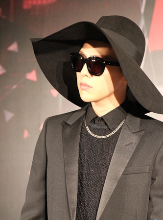 ... Nhưng nhiều khi nó lại vô tình che lấp vẻ đi ngoài nam tính của phái mạnh.