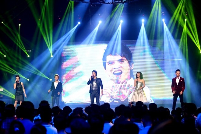 Thanh Bui va cac Idol cung bieu dien hinh anh