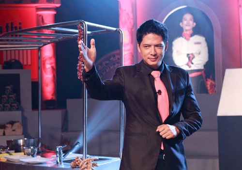 Nam MC quê gốc Lạng Sơn đang rất đắt show trên HTV với Chung sức, Thử tài thách trí… và đang 