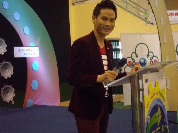 Hồng Phúc là gương mặt MC nam quen thuộc của khán giả truyền hình cả nước gần 10 năm qua. Hồng Phúc là một BTV, MC có tài ăn nói và cách dẫn sôi nổi, giản dị nên anh có cơ hội được tham dự khá nhiều các chương trình khác nhau của VTV. 