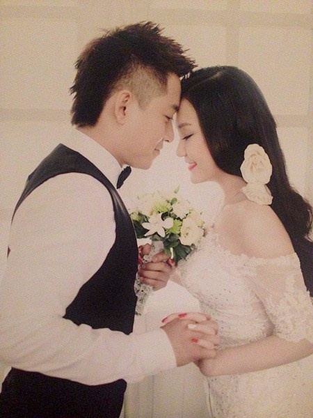 Nam lay tay anh - Tuan Hung hinh anh