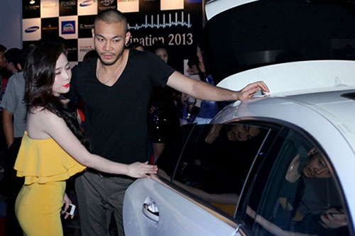 Quỳnh Nga và Doãn Tuấn xuất hiện tình tứ tại một sự kiện vào tháng 7/2013 sau khi 