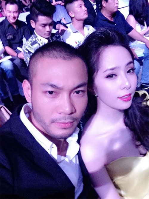 Vẻ tình tứ, âu yếm của cả hai trong các sự kiện trở thành tâm điểm của nhiều ống kính.