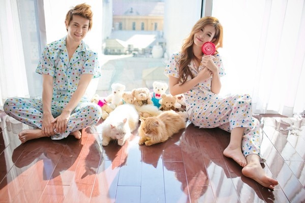 Tuy chỉ công khai chính thức yêu nhau khoảng hai năm gần đây nhưng họ nhận được sự ủng hộ từ fan rất nhiệt tình. Những dự án song ca cùng nhau luôn được cặp đôi chăm chút để có những sản phẩm tốt nhất mang đến khán giả.