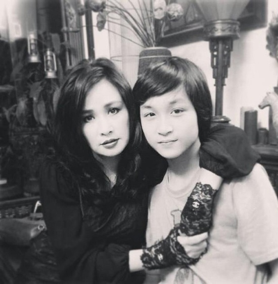 Tài năng âm nhạc Việt Đăng Quang chính là cậu con trai út của cặp đôi Thanh Lam – Quốc Trung. Cũng giống như Anh Duy, Đăng Quang được sinh trưởng trong một gia đình với nhiều thế hệ gắn bó với âm nhạc, cậu bé thừa hưởng năng khiếu cảm thụ và biểu diễn âm nhạc tuyệt vời. Được biết, hiện Đăng Quang Hiện đang theo học chuyên ngành piano, hệ trung cấp 9 năm tại Học viện Âm nhạc Quốc gia Việt Nam với sự dẫn dắt của GS.TS.NGND Trần Thu Hà. 