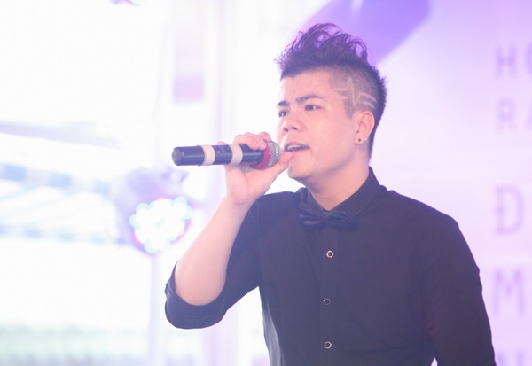 Phi cong - Dinh Manh Ninh hinh anh