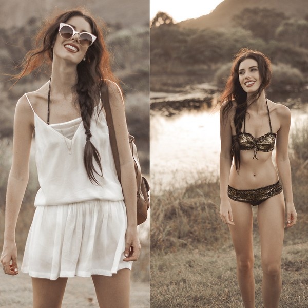 Cô nàng này lại ưa thích một bộ bikini ánh kim lạ mắt.