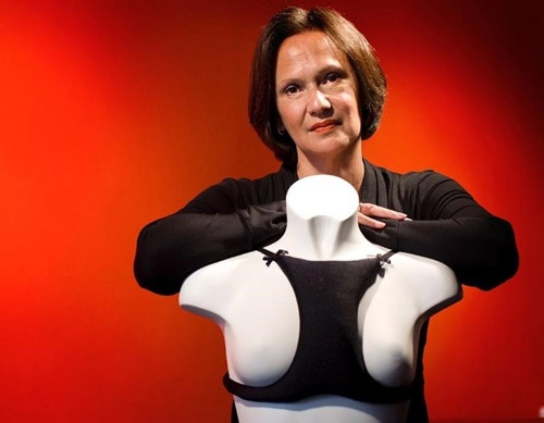 Cựu tiếp viên hàng không Rachel de Boer đã sáng tạo ra một mẫu áo lót độc đáo có khả năng chống lại sự hình thành rãnh, nếp nhăn trên ngực.