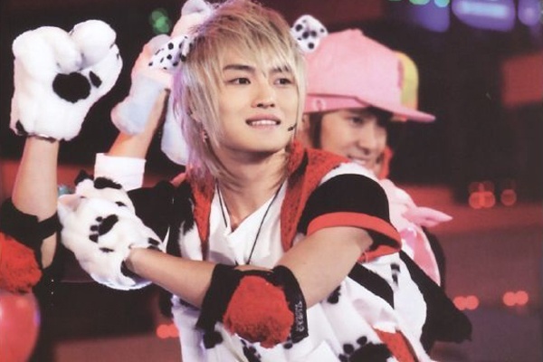 K-fun: Top trang phuc dien doc dao nhat cua sao Kpop hinh anh