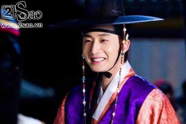 Lee Rin có khả năng đặc biệt là nhìn thấy các hồn ma.