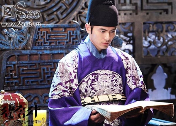 Lee Jin Wook hóa thân thành thái tử Sohyeon trong The Three Musketeers.