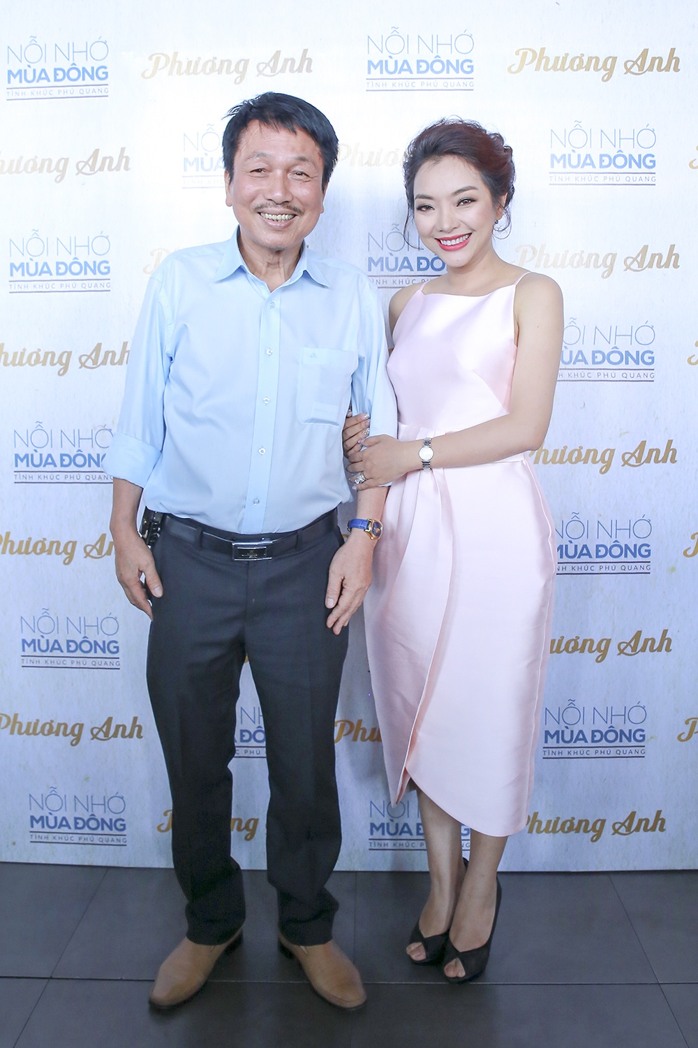 Phương Anh và nhạc sĩ Phú Quang trong buổi ra mắt album Nỗi nhớ mùa đông - Tình khúc Phú Quang.